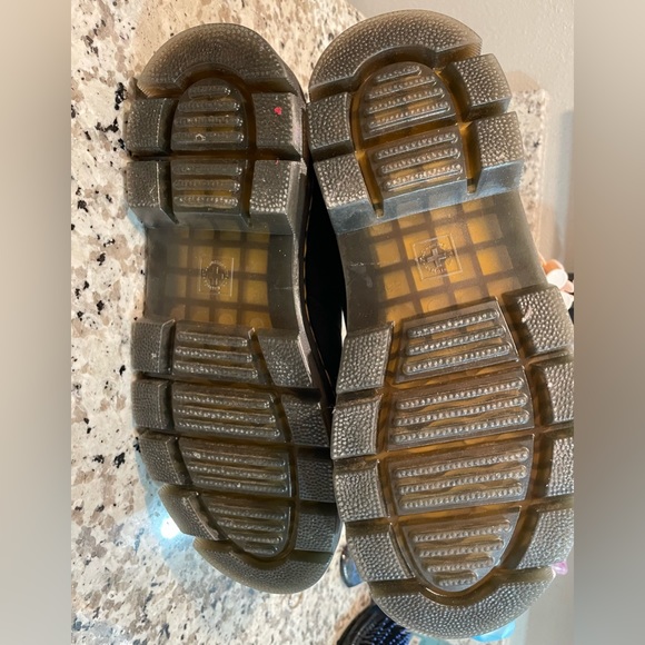 Dr. Martens Chelsea Boot - Picture 6 of 6